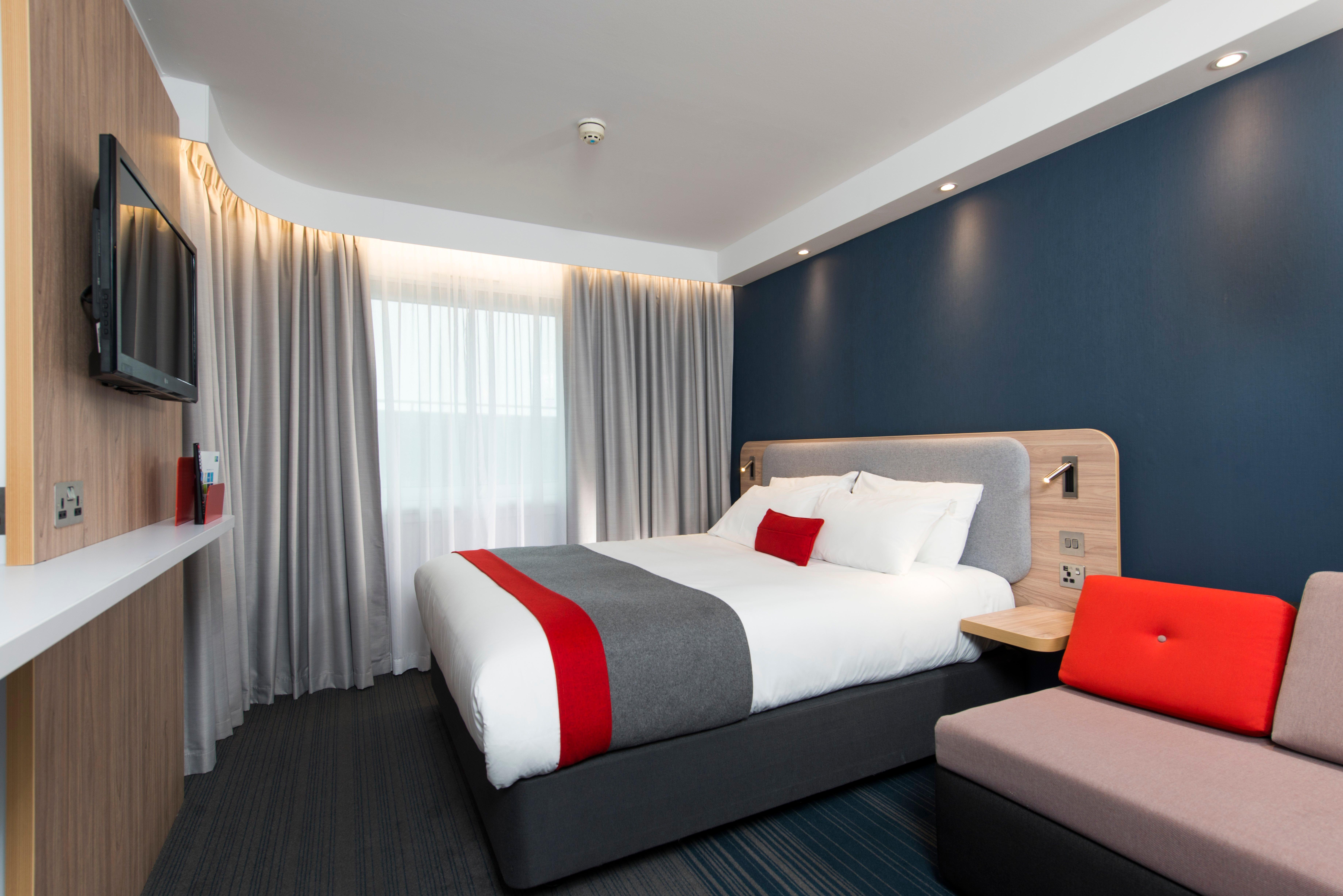 Holiday Inn Express Bath By Ihg Eksteriør billede
