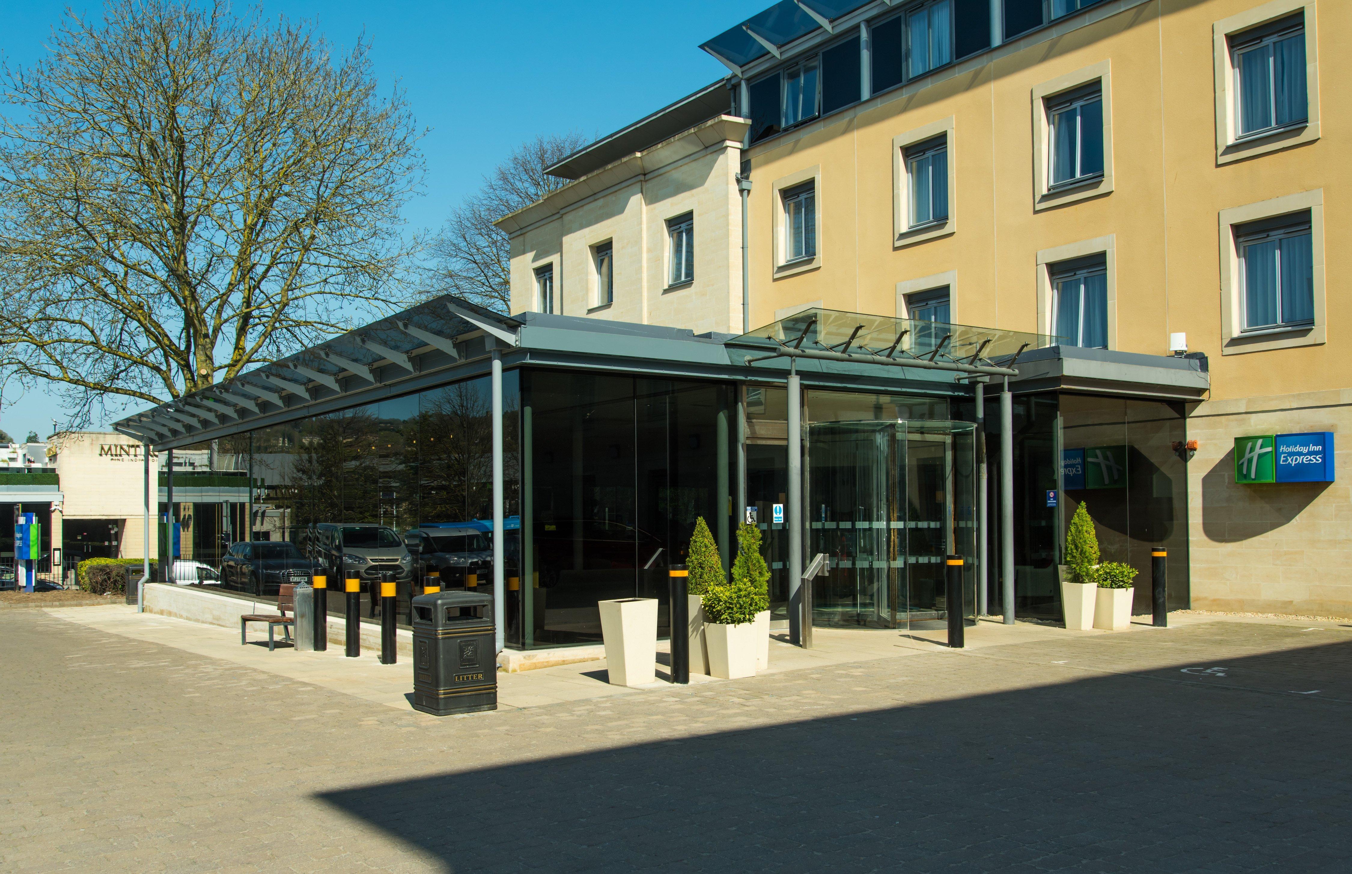 Holiday Inn Express Bath By Ihg Eksteriør billede
