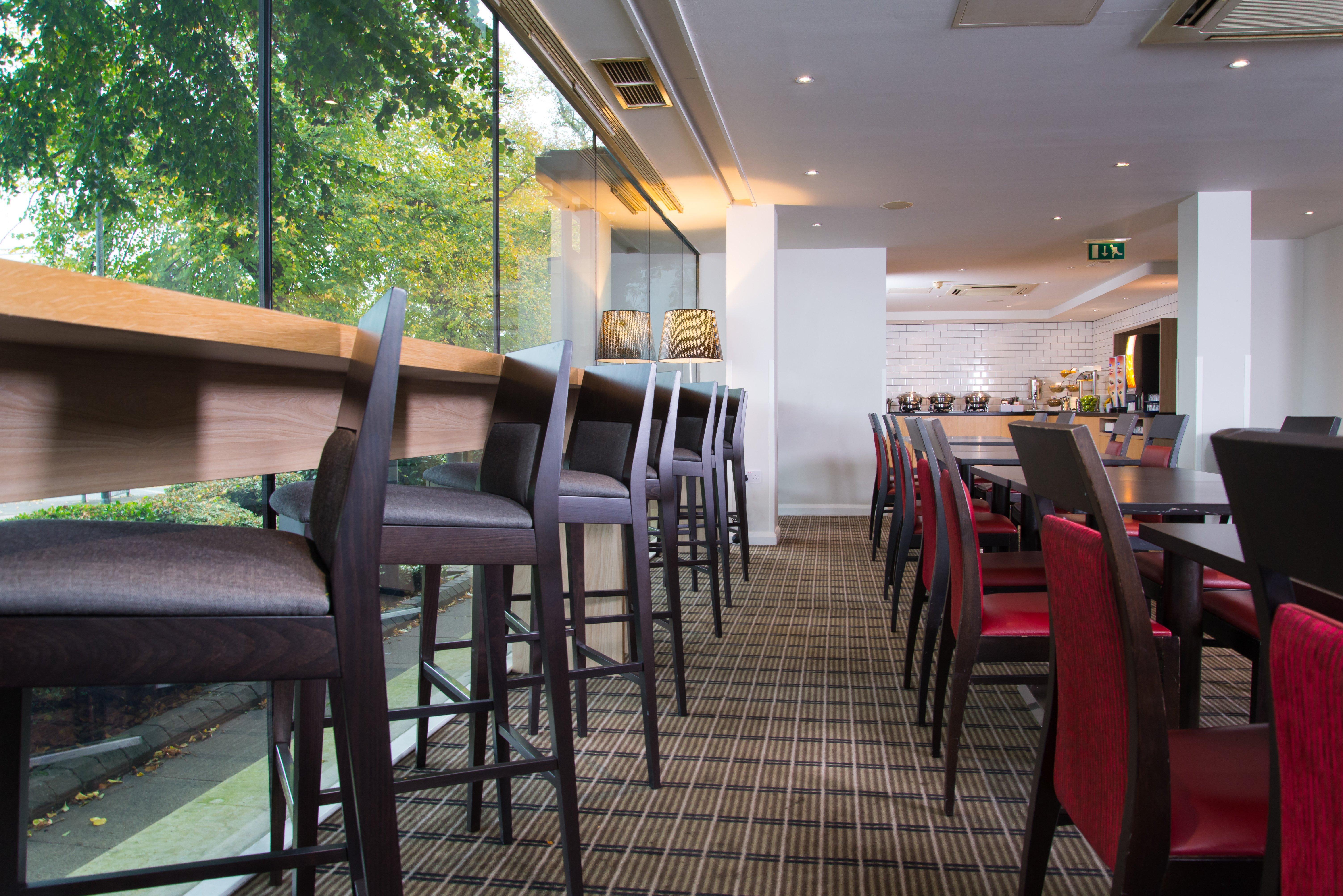 Holiday Inn Express Bath By Ihg Eksteriør billede