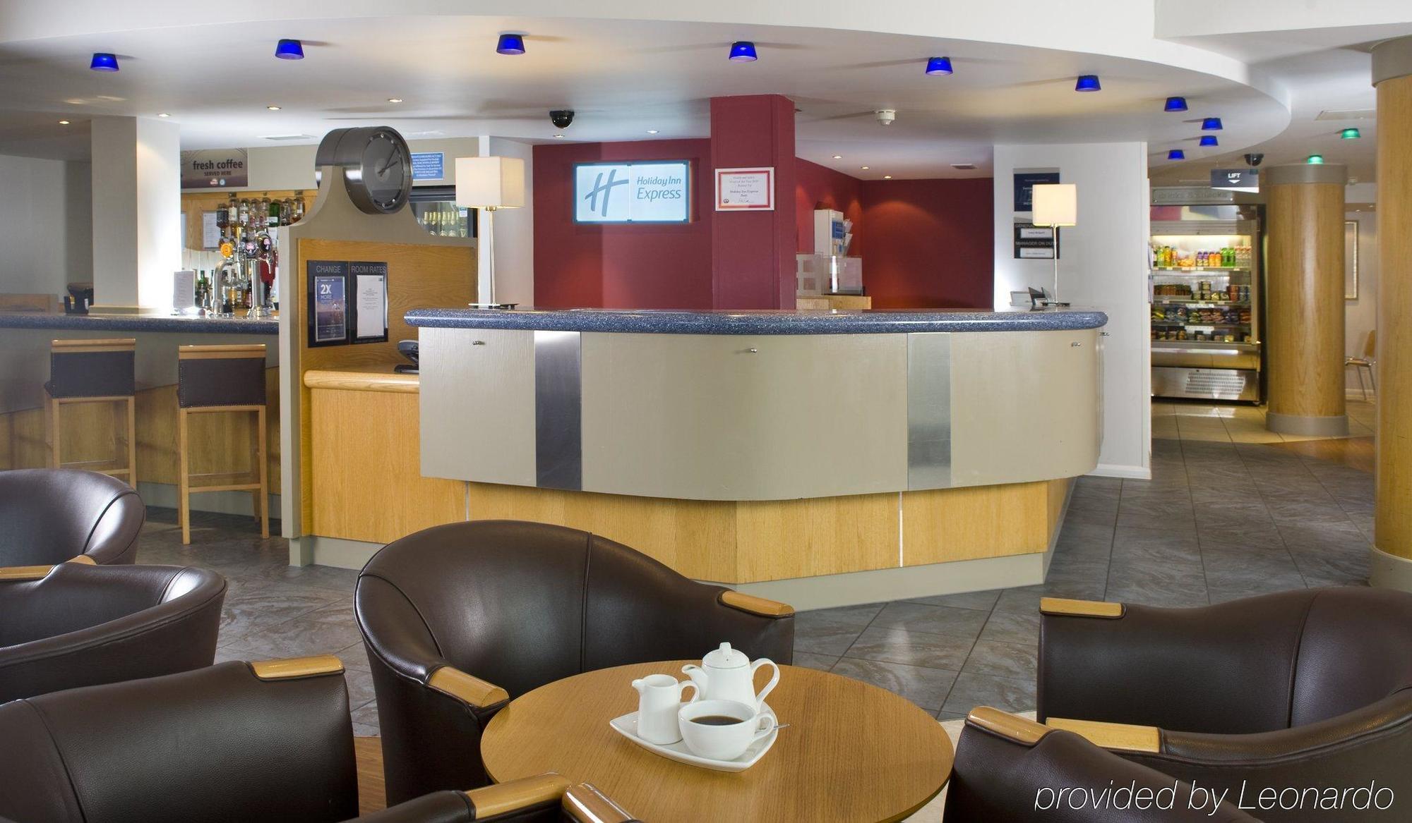 Holiday Inn Express Bath By Ihg Interiør billede