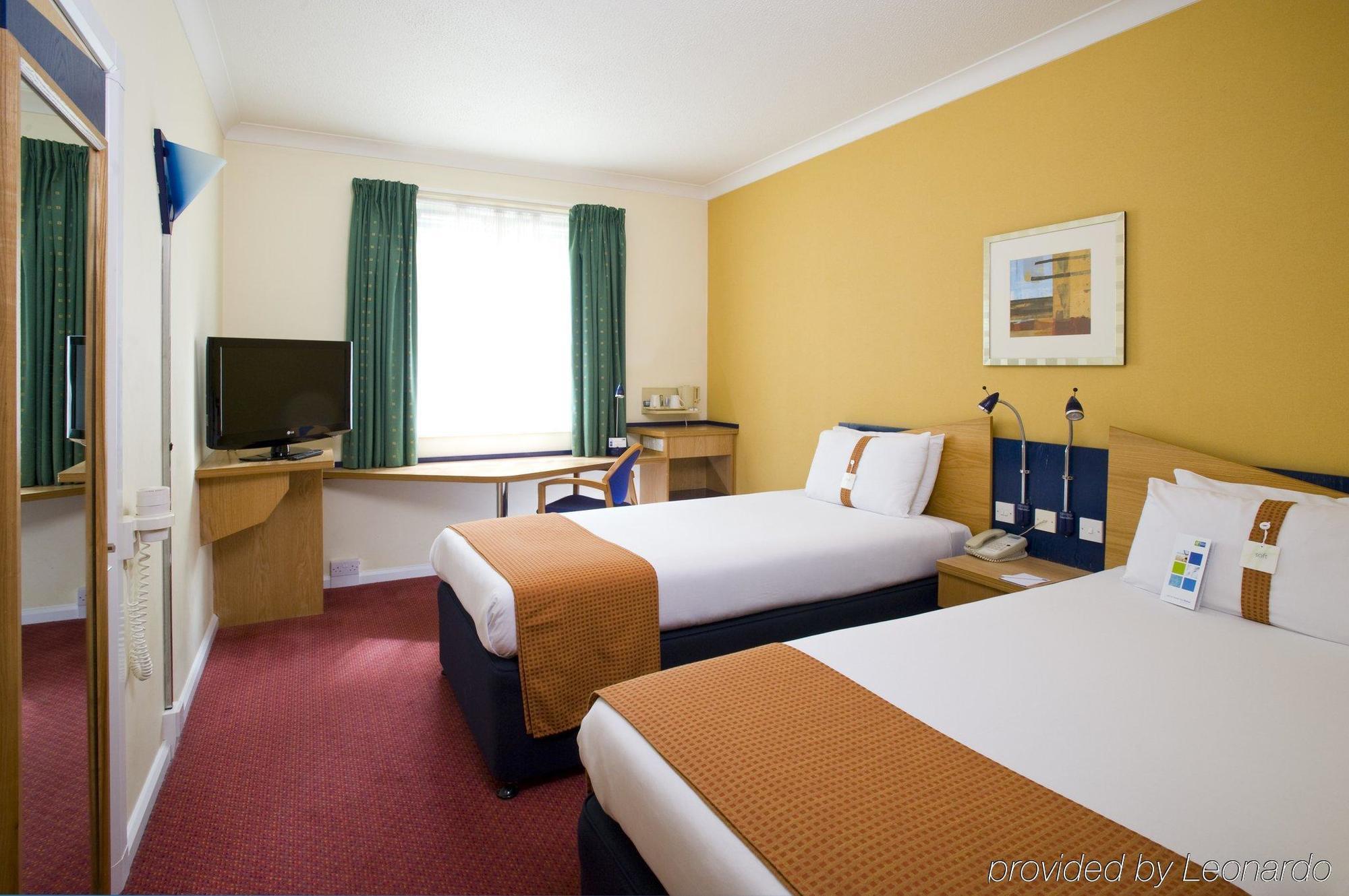Holiday Inn Express Bath By Ihg Eksteriør billede