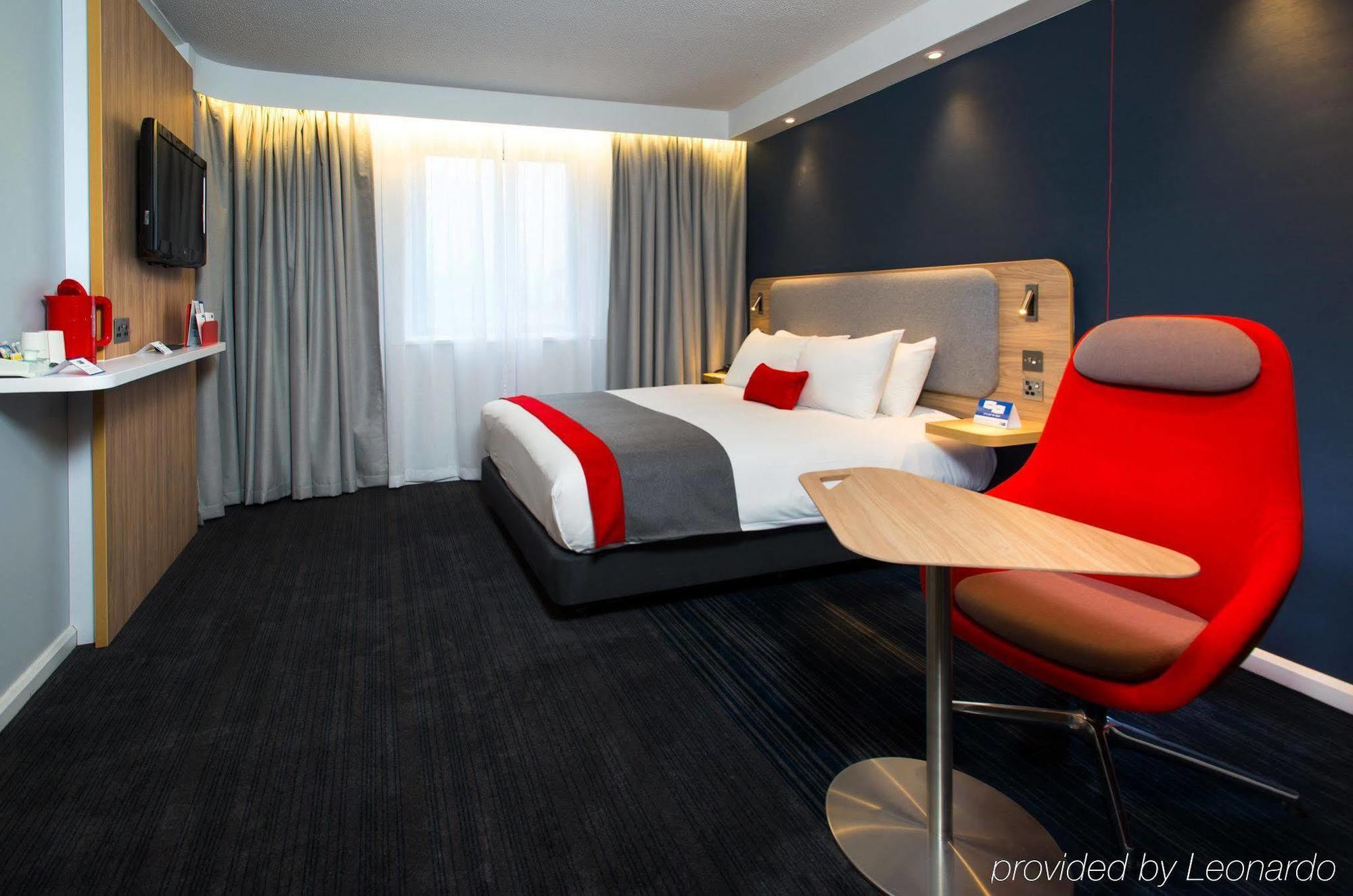 Holiday Inn Express Bath By Ihg Eksteriør billede