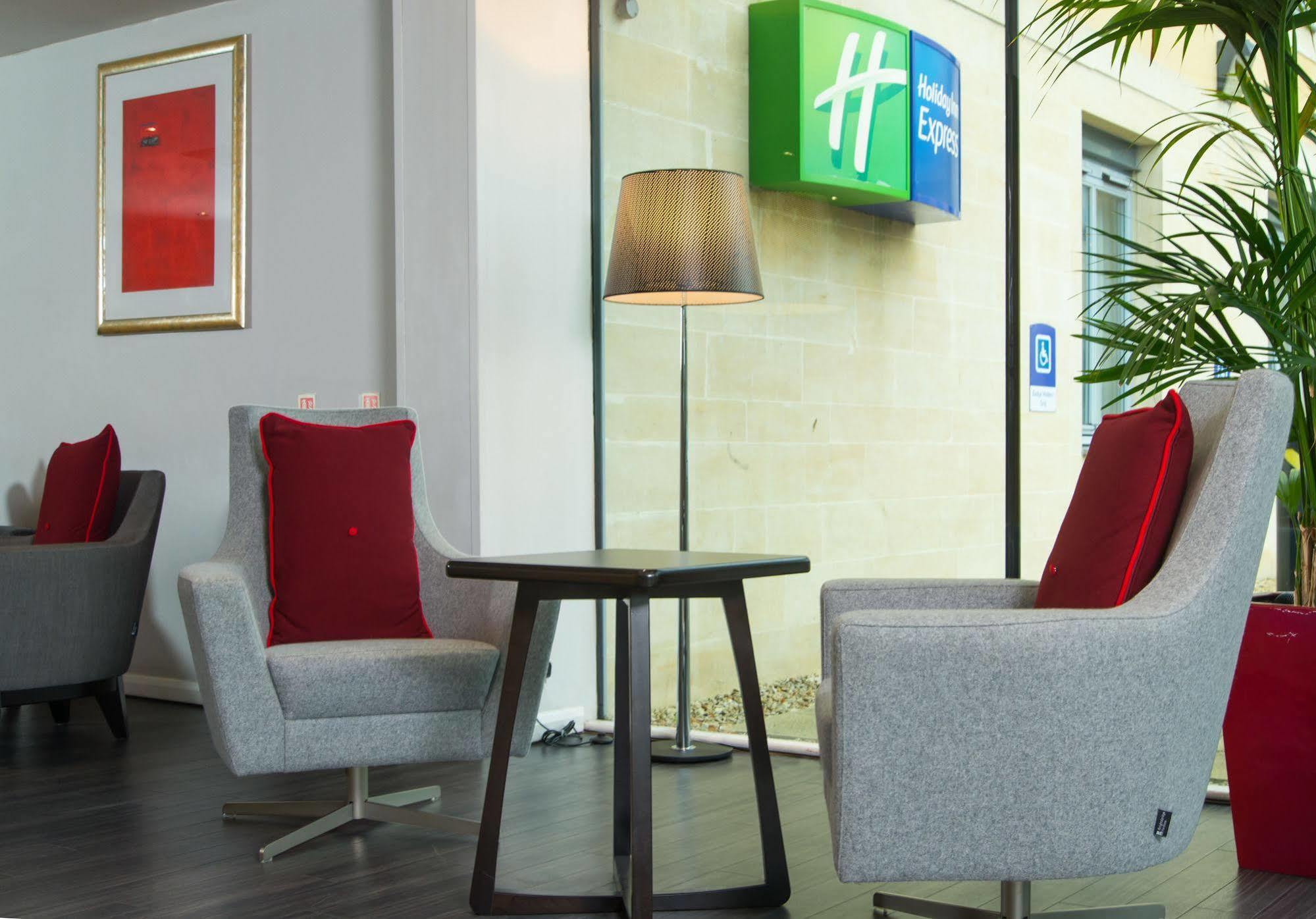Holiday Inn Express Bath By Ihg Eksteriør billede