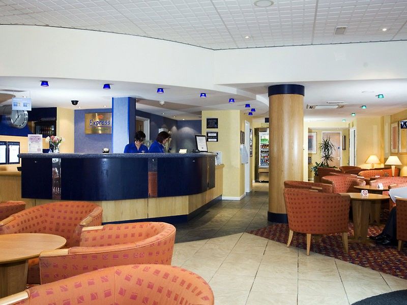 Holiday Inn Express Bath By Ihg Eksteriør billede